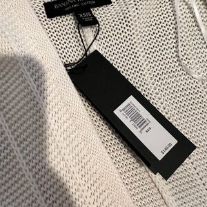 NWT Banana Republic Cream V-Neck Sweater